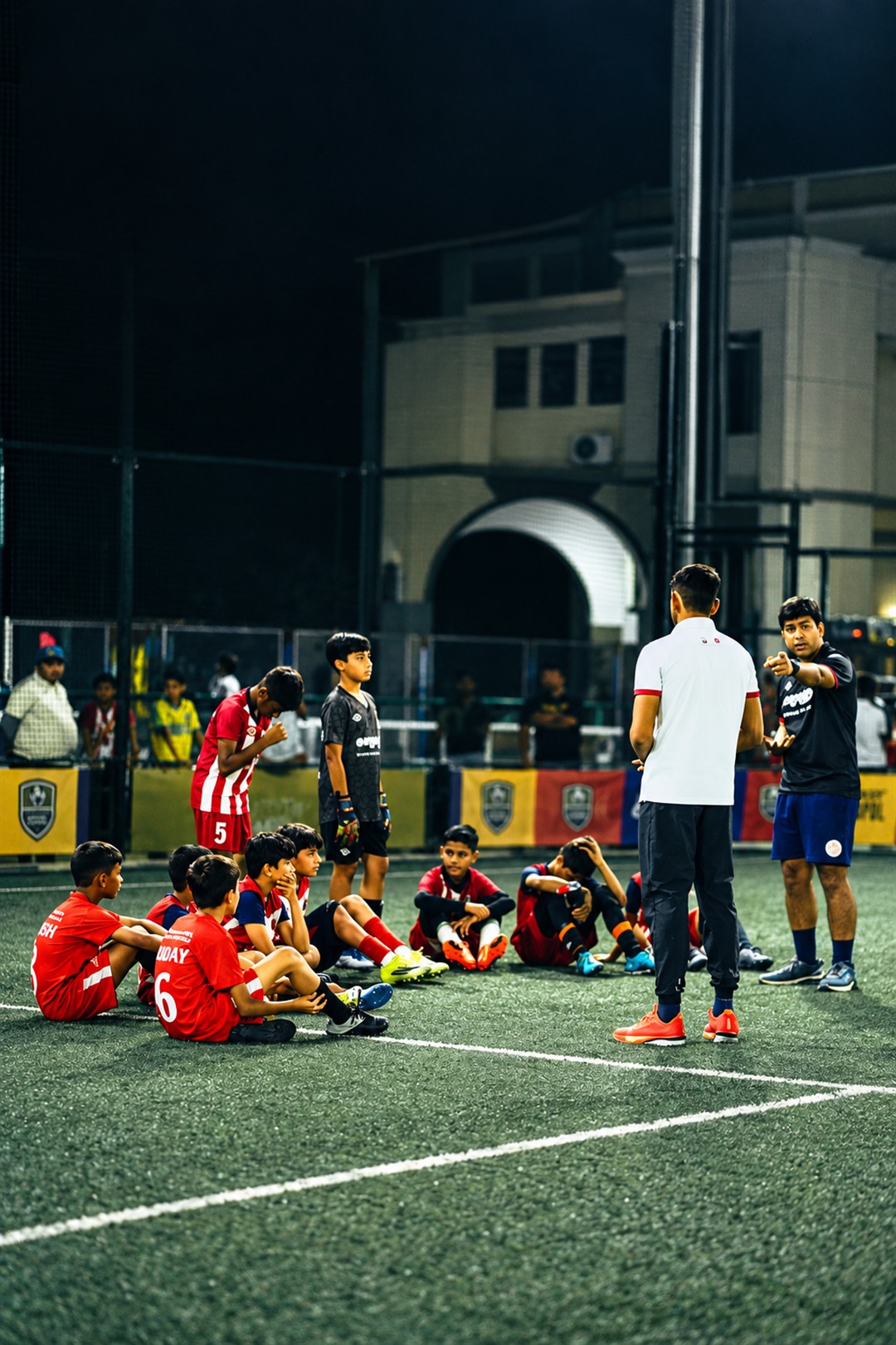 Young BBFS players learning through safe, structured and supportive football coaching